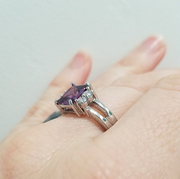 Pretty ring - Picture 2 of 4